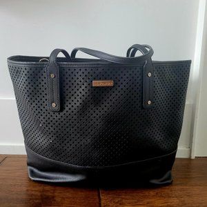 black tote bag